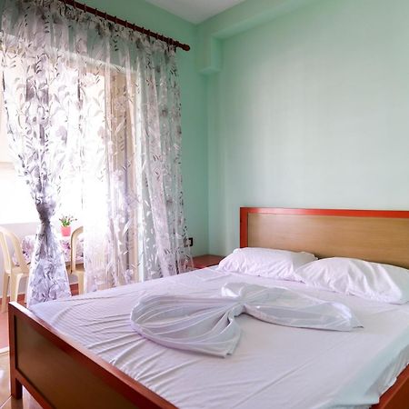 Rei Apartments Sarandë 部屋 写真