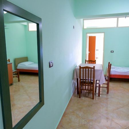 Rei Apartments Sarandë 部屋 写真