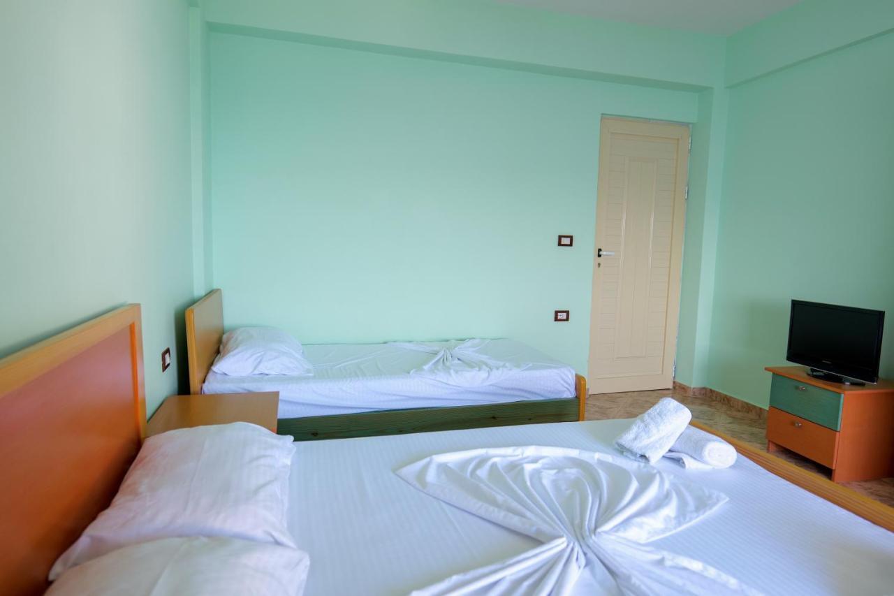 Rei Apartments Sarandë エクステリア 写真