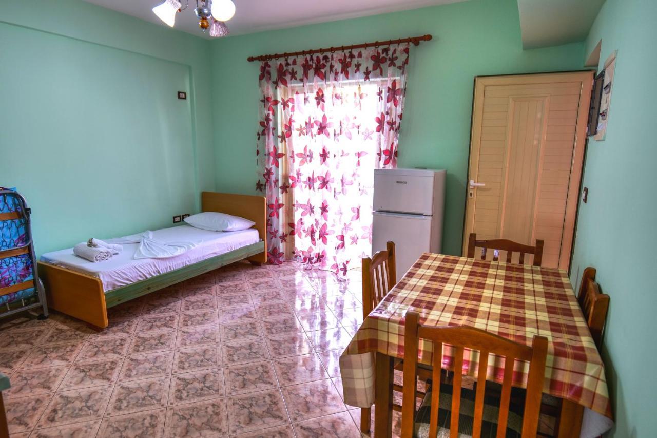 Rei Apartments Sarandë エクステリア 写真