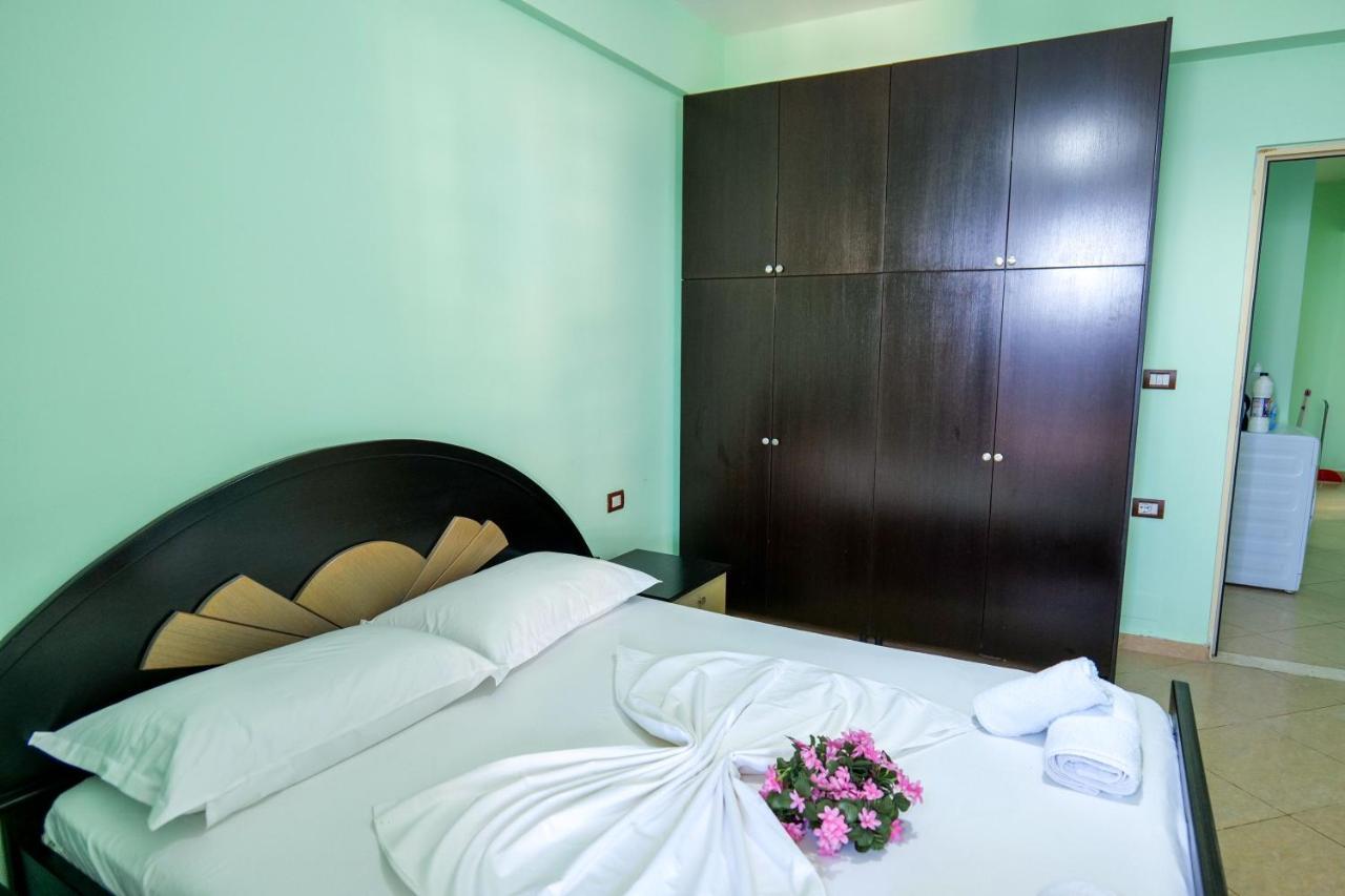 Rei Apartments Sarandë エクステリア 写真