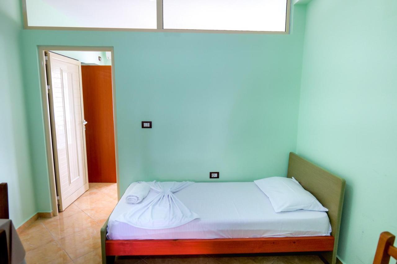 Rei Apartments Sarandë エクステリア 写真