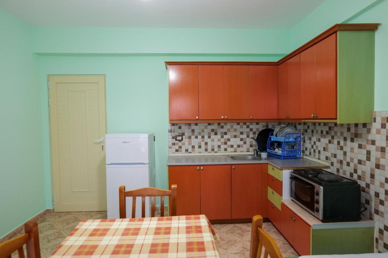 Rei Apartments Sarandë エクステリア 写真