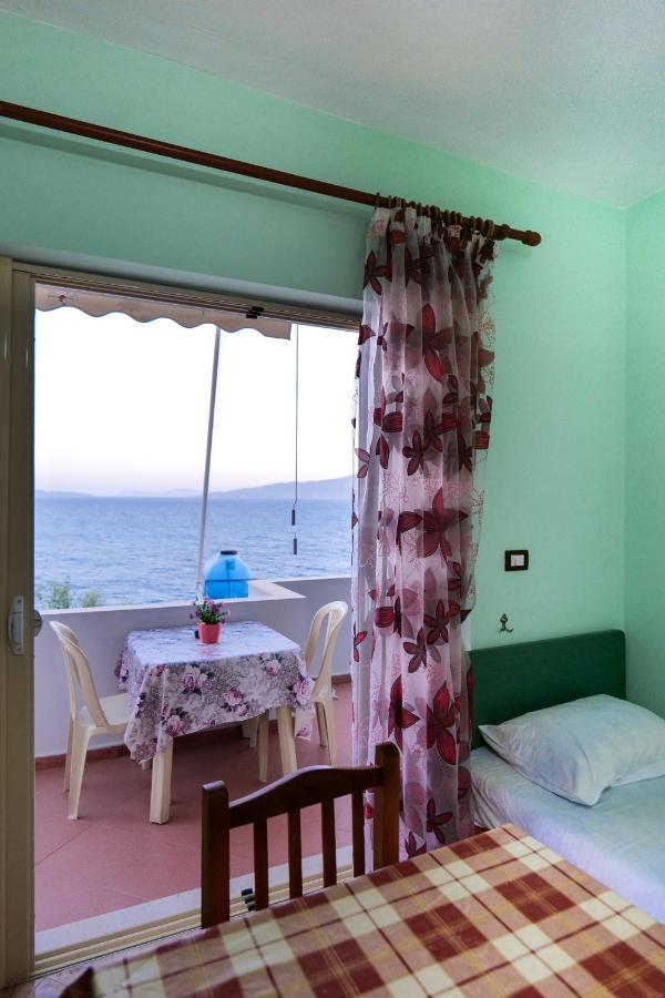Rei Apartments Sarandë エクステリア 写真