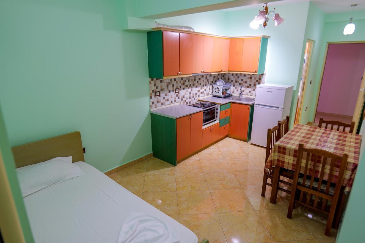 Rei Apartments Sarandë エクステリア 写真