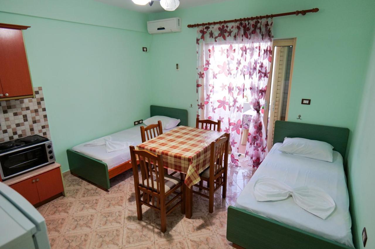 Rei Apartments Sarandë エクステリア 写真