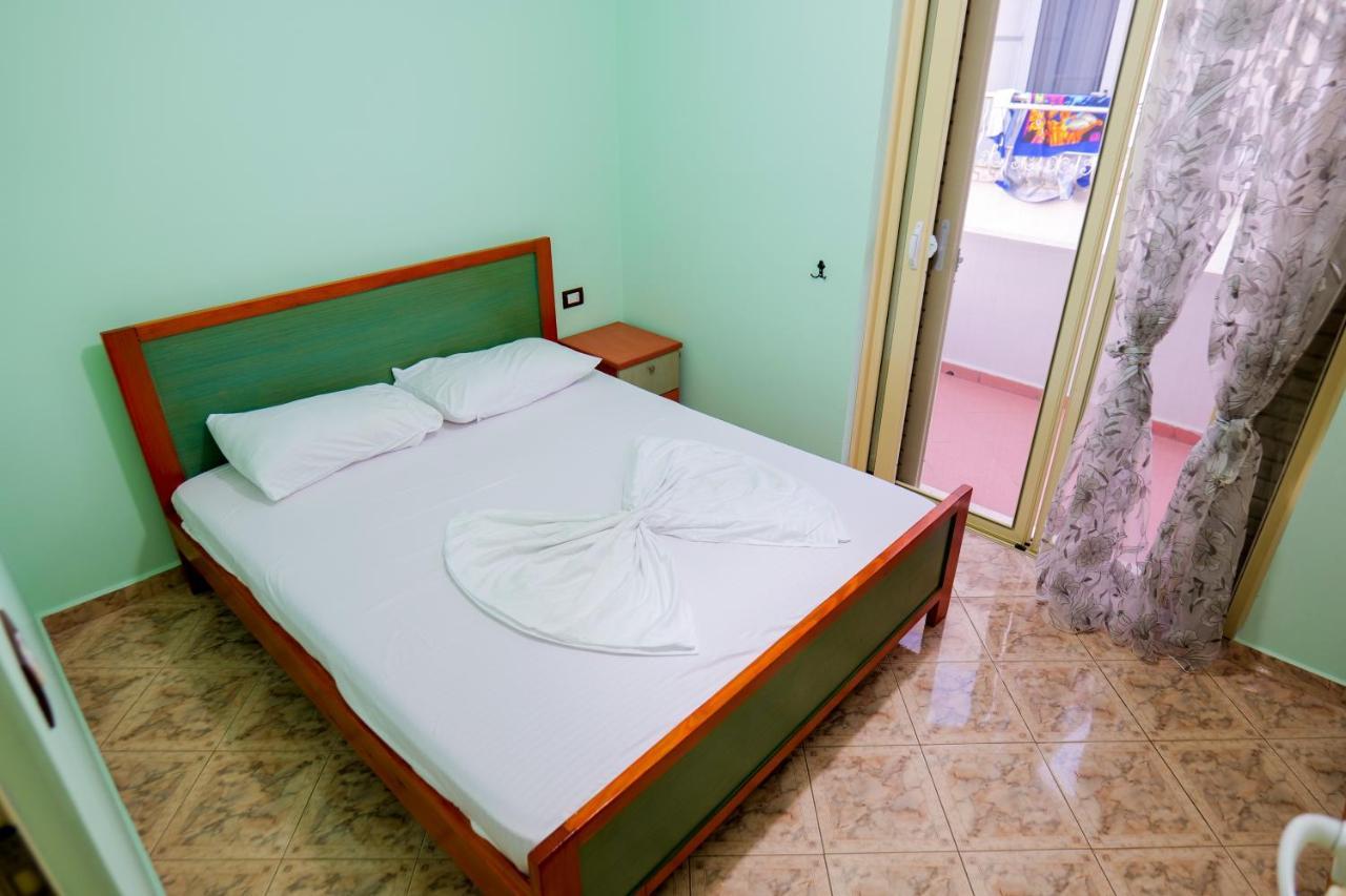 Rei Apartments Sarandë エクステリア 写真