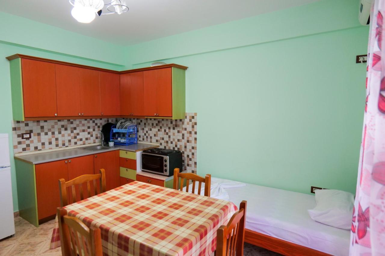 Rei Apartments Sarandë エクステリア 写真