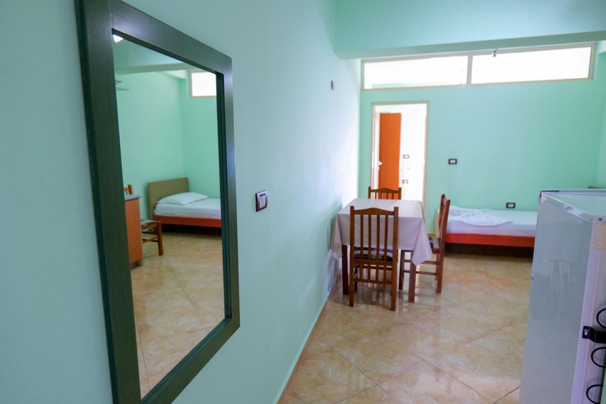 Rei Apartments Sarandë 部屋 写真